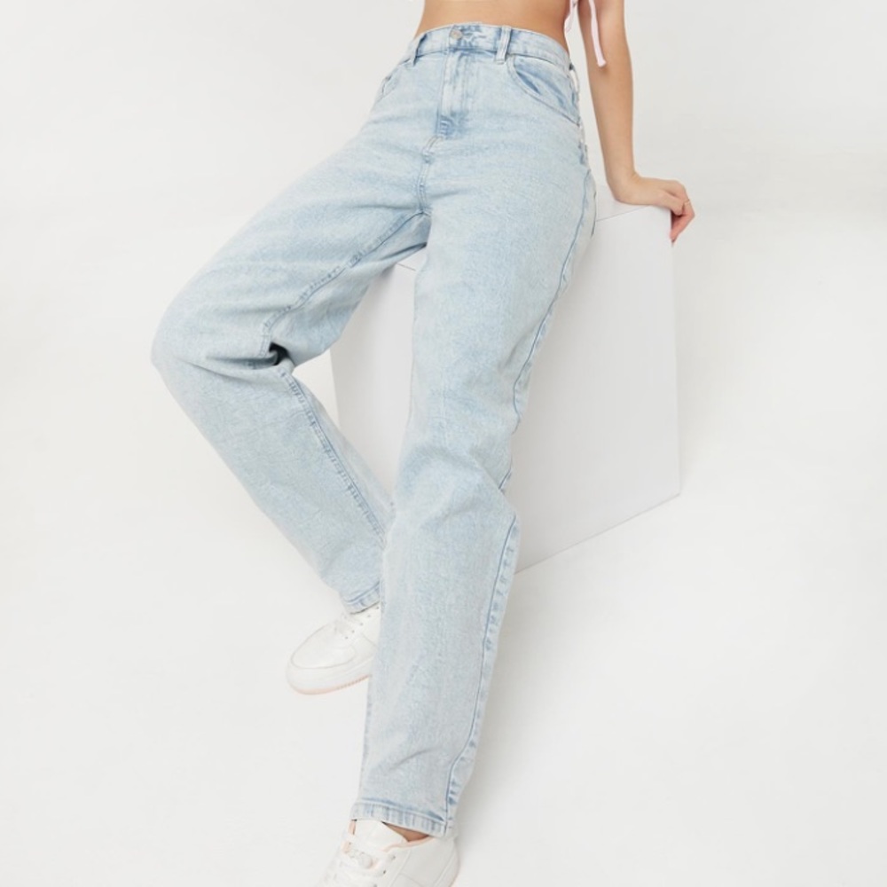 SOLD ON DEPOP- Ardene high waisted baggy jeans - Picture 1 of 6